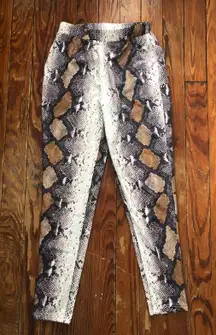 Textured Snakeskin Leggings