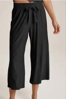 Beyond Yoga Free Flow Wide Leg Cropped Pant