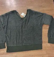 Planet Gold Women's V-Neck Sweatshirt Dark Olive Heather Size Small NWT P1-210