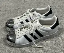 Adidas Superstar Shoes Women’s 6 White Silver Metallic Toe Cap Athletic