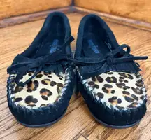 MINNETONKA Leopard Kilty Black Suede Cow Hide Moccasins Size 5