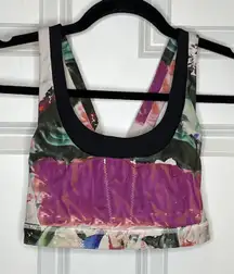 Lululemon Size 6 Run Stuff Your‎ Bra II
Pigment Wave Multi and Black