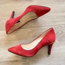 JNY Burgundy Suede Delta Heels Pumps Gold Trim Classy Sexy 7 Leather