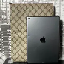Authentic Gucci GG Supreme IPad/Tablet Bag