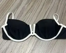 Super Cute Black And Whit Swimsuit 