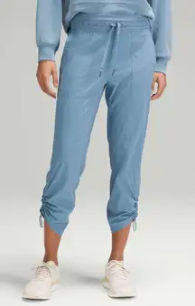 [Lululemon] Utility Blue Dance Studio Mid-Rise Cropped Pants Workout Swift Sz 4