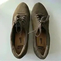 Clarks Shoes‎ Sneakers Women’s Size 8.5 Soft Cushion Brown Comfy Casual