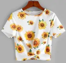 NWT  Short Sleeve Sunflower Crop Top with front know
