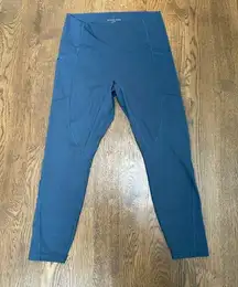 EUC - Everlane Perform Pocket Legging - XL