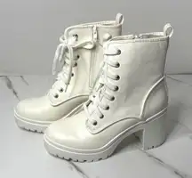 Bamboo Women's Off-White Heeled Combat Boots Size 8 Lace-Up Chunky Heel Stylish