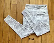 Kyodan athletic pants performance Gray Camo elastic mid rise Size Small