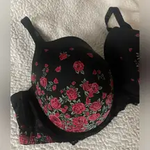 Torrid Black and Red Rose Microfiber T-shirt Bra 44DD pre-loved