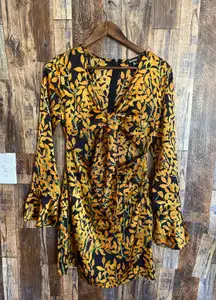 NWT Misguided Women's Floral Tie Open Abdomen Area Size 8 