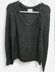 Universal Thread Charcoal Gray V-Neck Knit Sweater | Size Medium | Cozy Pullover