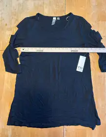 Thomas And olivia NWT  black shirt.  Size XL