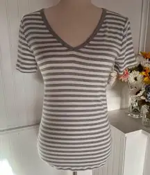 ✨3/$20 Grey Striped Short Sleeve V-Neck Tee