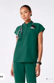 Figs Hunter Green Rafaela Scrub Top S