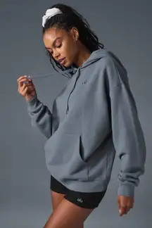 ALO Yoga Accolade Hoodie in Steel Grey