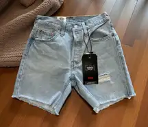 LEVIS 501 Light Wash Mid Thigh shorts Size 24 NEW