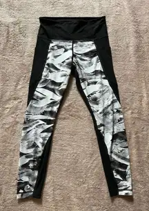 Athleta‎ Womens Vivid Salutation Pocket Yoga Tights Sz SP Black White Frost Mesh