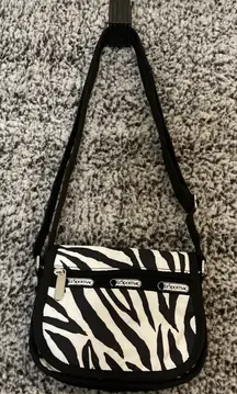 LeSportsac Sophia Mini Cross Bag Purse Wallet Zebra Print Black White‎ Preppy