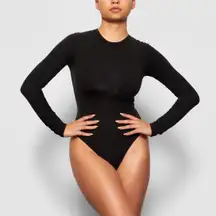 NWT Skims Fits Everybody Long Sleeve Crew Neck Bodysuit