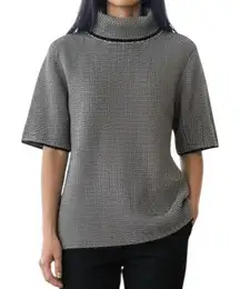 WHITE HOUSE BLACK MARKET Black and White Chevron Print Lightweight Sweater EUC L