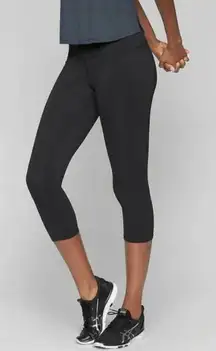 NWT Athleta Sonar Black Capri Leggings with Back Zipper Pocket Activewear Sz XXS