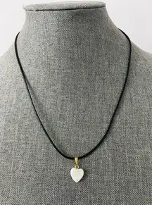 Boutique Minimalist mother of pearl heart necklace