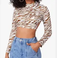 Amazon Sz XS Tiger / Animal Print Knit Crop Top Cut Out Back