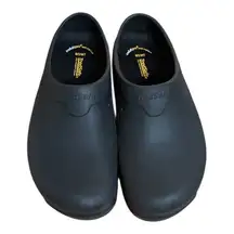 •Adult Unisex Caspian Slip Resistant Clogs