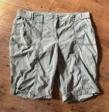 Chico’s khaki green 2.5/L cargo lightweight Bermuda shorts