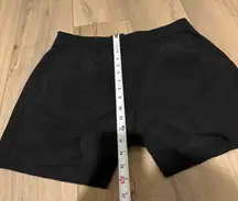 Old Navy Women's High Waisted Trouser Shorts Black medium