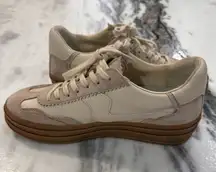 Dolce Vita Sneakers