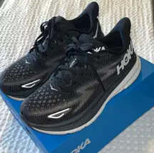 Hoka s Clifton 9