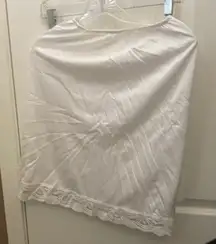 FINAL MARKDOWN Vassarette half slip small