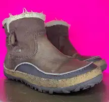 Merrell Tremblant Dark Brown Leather Faux Fur Waterproof Pull-On Boot Sz 5
