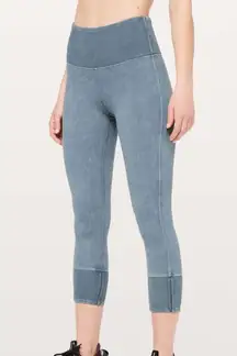 Lululemon Wunder Under Crop 23" Ribbed leggings in Washed Moon Blue. Size 4.