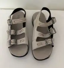 Clarks Springer Sandals Womens Size 7 Beige Leather 3 Straps Mushroom Comfort