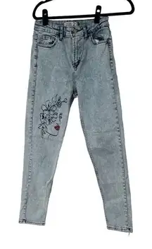 Sasha Woman Acid‎ Wash Embroidered Face Jeans 27 Womens