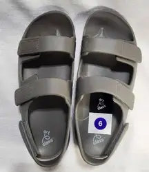 art class slippers size 6 woman's