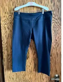 The North Face Blue Capri Leggings Woman’s Size XL