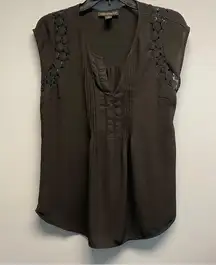 A Pea in the Pod Black Sleeveless Pleated Blouse