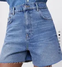 Zara 90’s Denim Bermuda Shorts size 6. Bloggers Favorite  1230