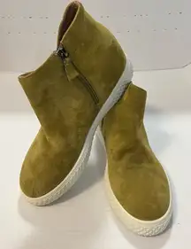 Aerosoles Zia Olive Green Suede Wedge Sneakers Sz 10.5 NWOT/ No Box