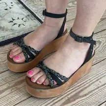 BKE sandals size 8