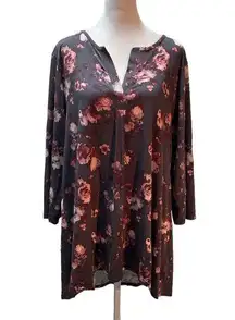 NWT  Gray with Lavender, Pink, Red Floral Print 3/4 Sleeve V-Neck