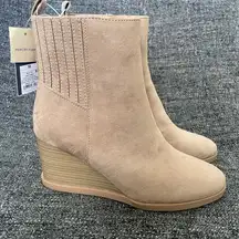 Universal Threads NEW Universal Thread Cypress Boots Tan Suede Wedge Heel Women’s Size 10