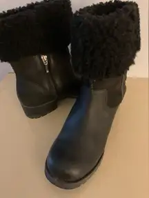 UGG women black leather sheepskin waterproof biker Bellevue boots 8.5