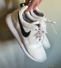 Nike Women’s Roshe One